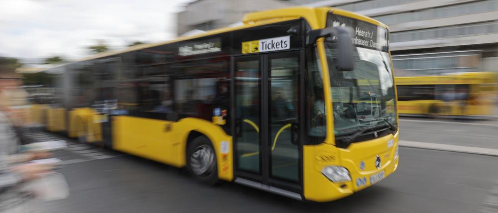 Ein Bus der Berliner Verkehrsbetriebe. (Symbolbild)