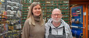 Laura-Jane Savary und ihr Vater Detlef Savary vom Traditionsgeschäft „C. Adolph Eisenwaren“.