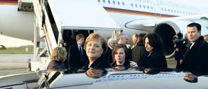 Die erste Reise der Bundeskanzlerin Angela Merkel nach Paris und Brüssel im Jahr 2005.