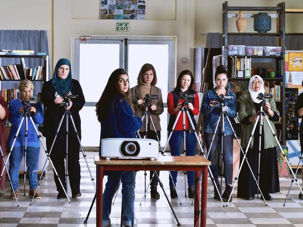 Jüdisch-arabische Annäherung. Orit Fouks Rotems Kammerspiel „Cinema Sabaya“ handelt von einem Filmworkshop von Frauen.