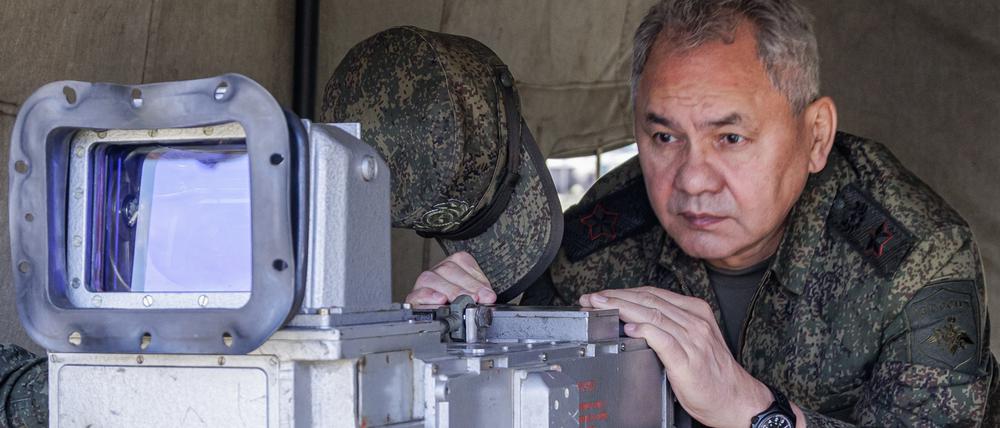 Verteidigungsminister Sergej Schoigu hat sich bisher nur selten in der Nähe der Front blicken lasssen.