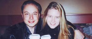 Seine spätere Ehefrau Justine Wilson lernt Elon Musk an der Universität kennen. 
