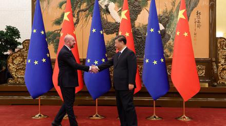 EU-Ratschef Charles Michel beim Treffen mit dem chinesischen Präsidenten Xi Jinping in Peking. 