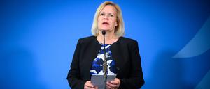 Bundesinnenministerin Nancy Faeser (SPD) will Extremisten den Geldhahn abdrehen.