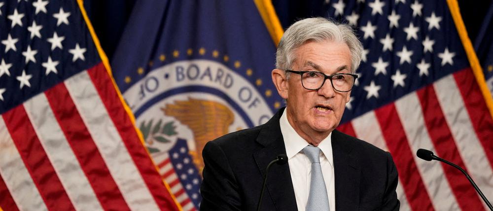 FILE PHOTO: Federal Reserve Board Chairman Jerome Powell speaks during a news conference following a closed two-day meeting of the Federal Open Market Committee on interest rate policy in Washington, U.S., November 2, 2022. REUTERS/Elizabeth Frantz/File Photo