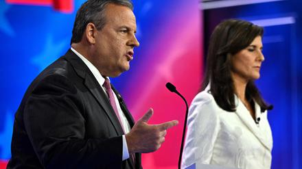 New Jerseys Ex-Gouverneur Chris Christie und die ehemalige UN-Botschafterin Nikki Haley bei der dritten TV-Debatte der US-Republikaner.