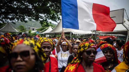 Demonstrationen und Blockaden auf Mayotte aus Protest gegen die Unsicherheit und schlechten Lebensbedingungen in dem französischen Übersee-Departement. 