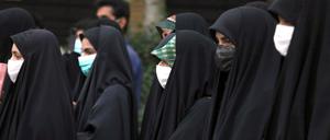 Verschleierte Frauen in Teheran.