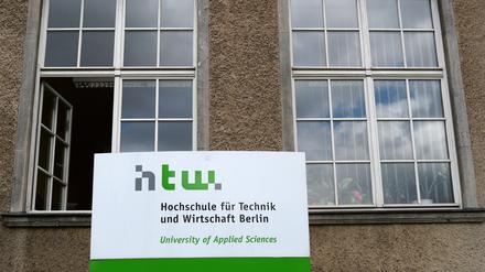 In einem Raum der Stille der Hochschule für Technik und Wirtschaft (HTW) am Campus Treskowallee wurde randaliert.