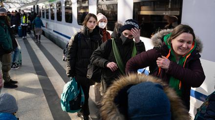 Angekommen in Deutschland? Geflüchtete Ukrainerinnen im März auf dem Berliner Hauptbahnhof