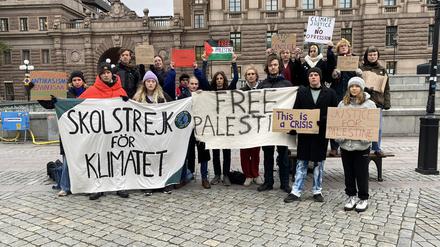 Greta Thunberg beim Protest vor dem schwedischen Parlament am 27. Oktober 2023 in Stockholm, Schweden.