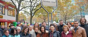 Mitglieder der jüdischen Familie Grünfeld kamen zur Umbenennung des Joachimsthaler Platzes in Grünfeld-Ecke nach Berlin.