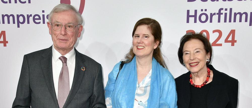 Horst Köhler mit Ehefrau Eva Luise Köhler und Tochter Ulrike Köhler beim Hörfilmpreises 2024 in der Repräsentanz der Deutschen Telekom. 