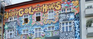 Die Tage der bunten Street-Art am Charlottenburger „Hostel Happy Go Lucky“ sind gezählt.
