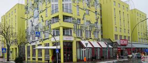 Das Hotel „Plaza Inn“ in Berlin-Charlottenburg ist derzeit eine Notunterkunft für geflüchtete Menschen.