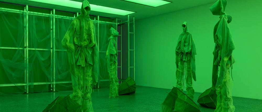 Die Installation Techno-Spectral Keepers von der Berliner Künstlerin DJane Sandra Mujinga.