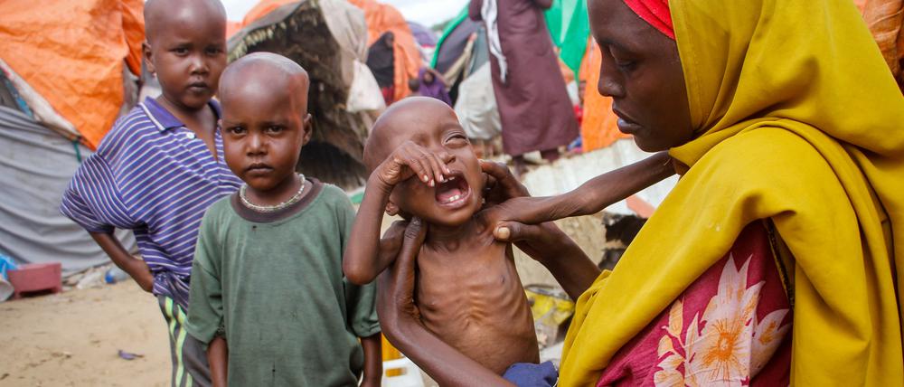 Dürren, die im Klimawandel häufiger und länger werden, tragen zum Hunger in Afrika bei.