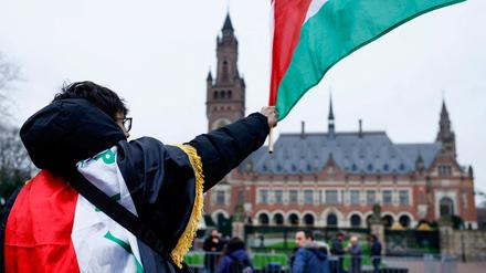 Pro-palästinensische Demonstrationen vor dem Internationalen Gerichtshof in Den Haag. 