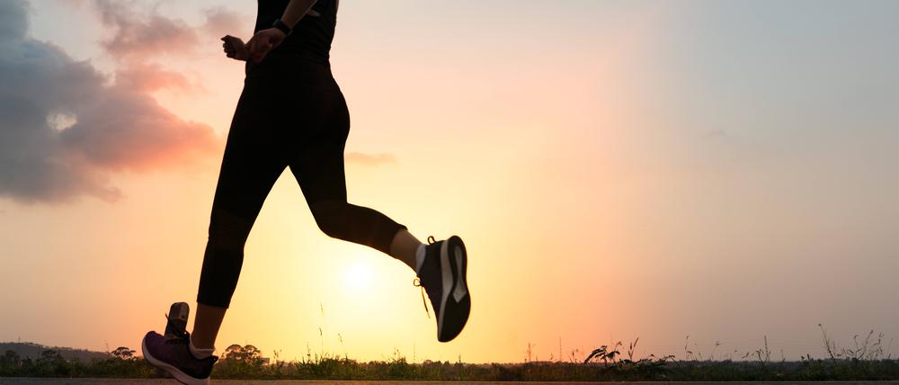 Wer schneller geht, hat offensichtlich auch sportlichere Synapsen, zeigt eine Studie.