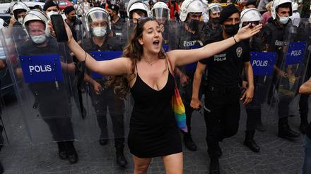 Polizeieinsatz gegen den Pride in Istanbul.