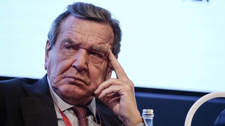 Altkanzler Schröder ist einer von vielen Ex-Politikern, die einen lukrativen Job bei einem russischen Unternehmen angenommen hatten.