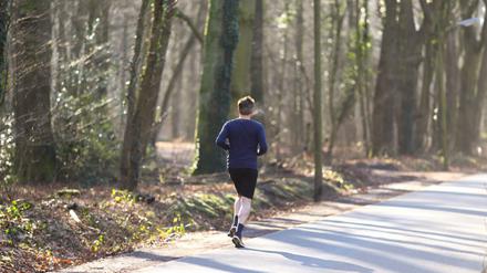 Entspannung beim Laufen setzt bei gehörlosen Läufer:innen vor allem im Wald ein.