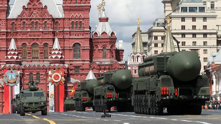 RS-24 „Jars“, mobile ballistische Interkontinentalraketen, sind am „Tag des Sieges“ auf dem Roten Platz in Moskau zu sehen (Archivfoto).