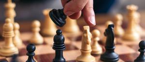 Im Schach gibt es üblicherweise zwei Arten von Turnieren: offene Turniere und Frauenturniere.