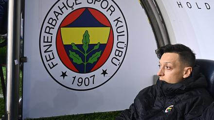 Mesut Özil steht beim türkischen Erstligisten Fenerbahce Istanbul vor dem Aus.