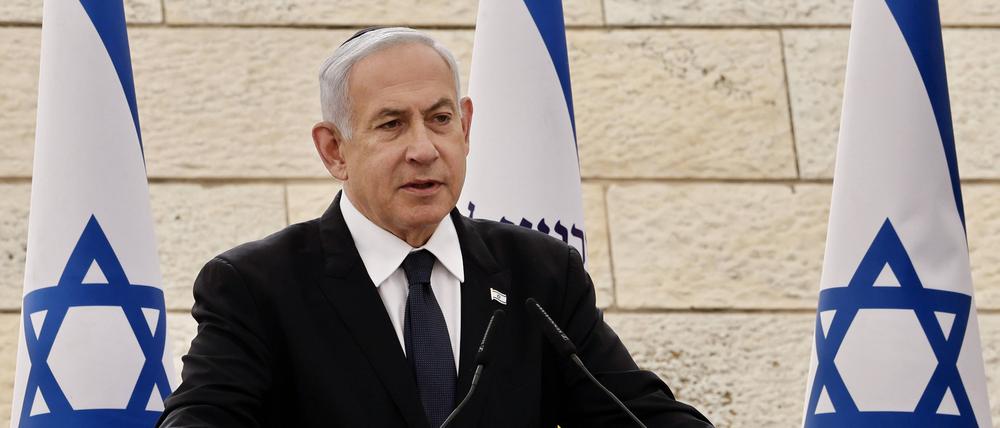 Israel s Prime Minister Benjamin Netanyahu gives a speech during the annual ceremony for Remembrance Day for fallen soldiers Yom HaZikaron at the Yad LaBanim Memorial in Jerusalem on Monday, April 24, 2023. Pool PUBLICATIONxINxGERxSUIxAUTxHUNxONLY JERX20230424209 MARCxISRAELxSELLEM