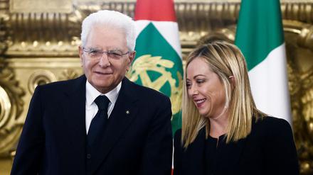 Italiens Ministerpräsidentin Giorgia Meloni am Tag ihrer Vereidigung letztes Jahr mit Staatspräsident Sergio Mattarella