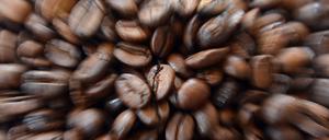 Kaffeebohnen werden in der Regel in Europa geröstet, nicht in den Abauländern.