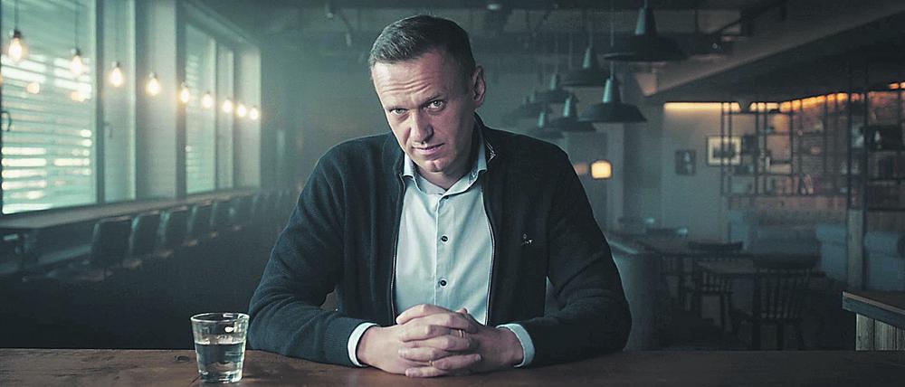 Lässt sich geduldig befragen: Alexej Nawalny beim Interview für den Dokumentarfilm. 