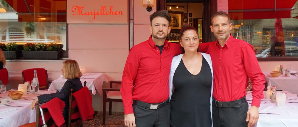 Das ostpreußische Restaurant Marjellchen in Charlottenburg haben Dennis Butor und das Ehepaar Saskia und Danijel Kozul (v.l.n.r.) übernommen.