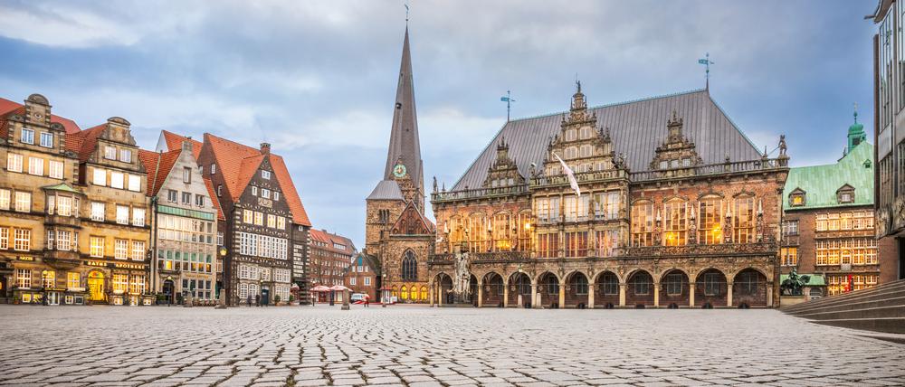 Idealer Ausgangspunkt, um Bremen zu erkunden: der Marktplatz mit dem Rathaus im Zentrum.