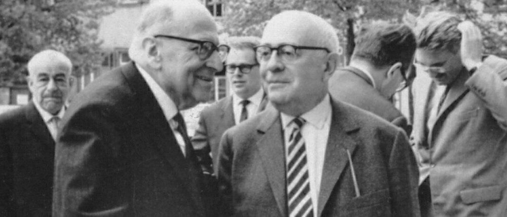 Max Horkheimer (vorn links), Theodor W. Adorno (vorn rechts) gelten als Begründer der Frankfurter Schule.