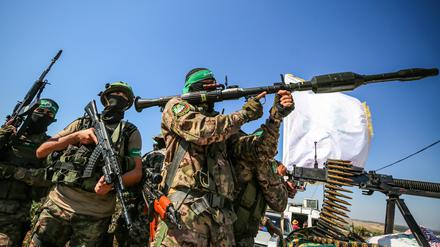 Mitglieder der Ezzedine-al-Qassam-Brigaden, dem militärischen Flügel der palästinensischen Hamas-Bewegung. 
