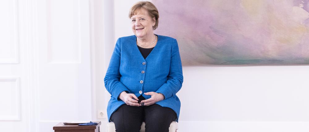 Sitzen und abwarten. Angela Merkel im Mai 2021.