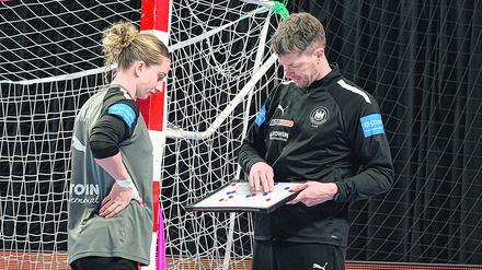 Mit Mia Zschocke führte der Bundestrainer zuletzt intensive Gespräche.