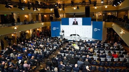 Christoph Heusgen eröffnet die 60. Münchner Sicherheitskonferenz (MSC).