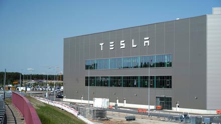 Dem Tesla-Werk in Grünheide könnte bei der Einführung eines neuen Massenmodells eine entscheidende Rolle zukommen. 