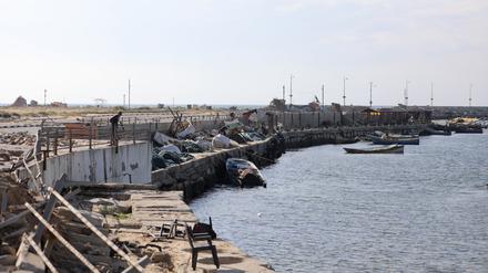  Blick auf einen beschädigten Hafen in Gaza-Stadt. 