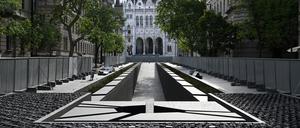 Das neue „Denkmal des nationalen Zusammenhalts“ liegt in Sichtweite des ungarischen Parlamentes.  Foto: ATTILA KISBENEDEK / AFP