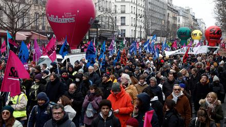 Großdemonstration gegen die geplante Rentenreform in Paris