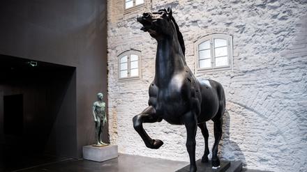 Eine der beiden überlebensgroßen Arbeiten des NS-Bildhauers Josef Thorak soll die Ausstellung «Enthüllt. Berlin und seine Denkmäler» erweitern. 
