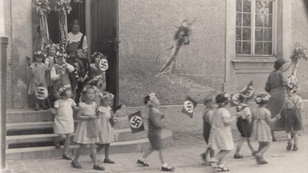 Kindererziehung in der Nazi-Zeit. 