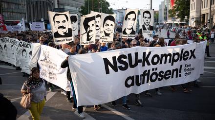 Vor 10 Jahren flog der NSU auf. Bis heute sind Fragen um die Mordserie der Neonazis ungeklärt. In Bayern verübte der NSU fünf der zehn Morde.