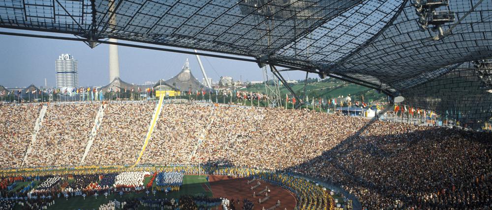 Triumph der Transparenz. Die Eröffnungsfeier der Olympischen Spiele 1972 im Münchener Olympiastadion.