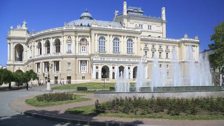 Das Opernhaus von Odessa wurde von dem österreichischen Architektenduo Hellmer und Fellner entworfen, dessen Theaterbauten in ganz Europa gefragt waren.