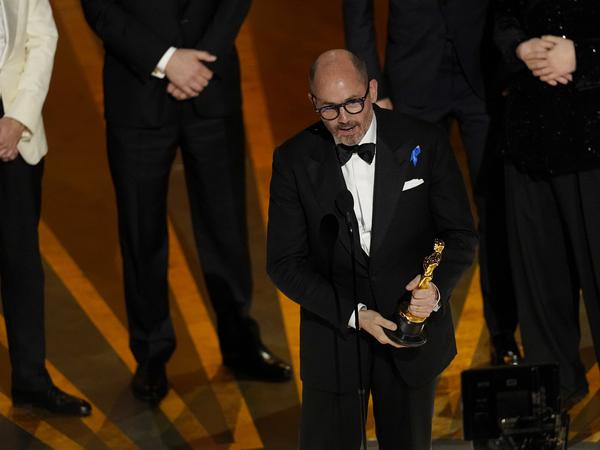 Edward Berger gewinnt einen Oscar für „Im Westen nichts Neues“, als vierter Deutscher in der Kategorie.